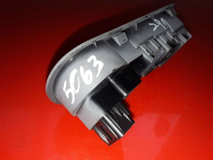Hyundai Starex (2007 - 2013)  933104H000 Отделка внутренней панели