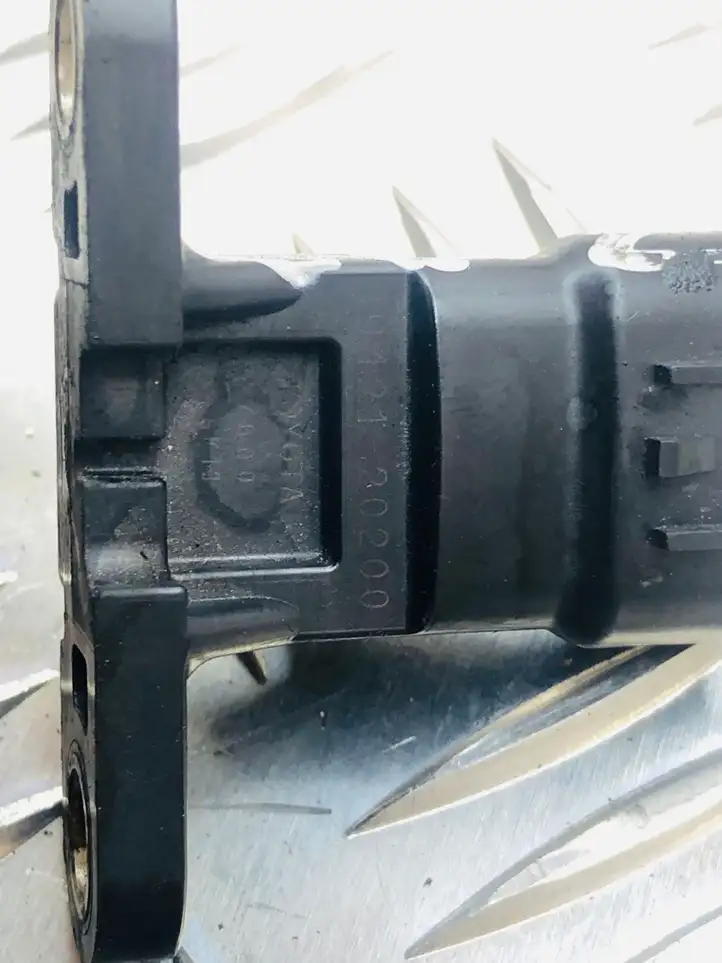 Toyota Corolla Verso AR10 (2004 - 2009) 8942120200 Датчик давления воздуха впуска — фото 2