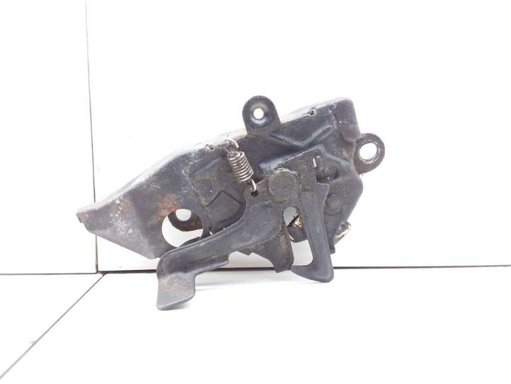 Toyota Corolla Verso E121 (2001 - 2004)   Замок капота