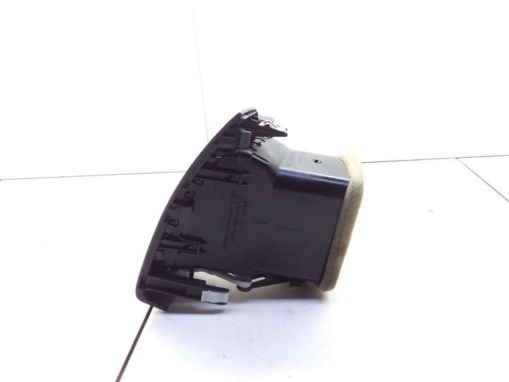 Toyota Corolla Verso E121 (2001 - 2004)  5556310050 Боковая воздушный дефлектор