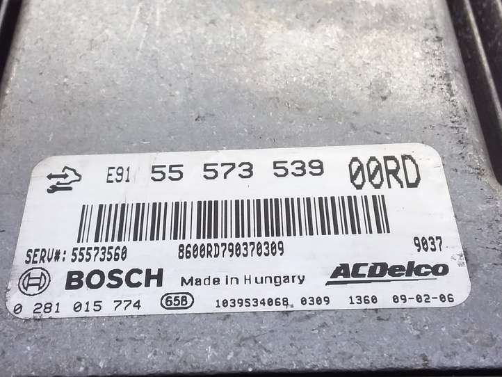 Opel Insignia A (2008 - 2017)  55573539 Блок управления двигателя