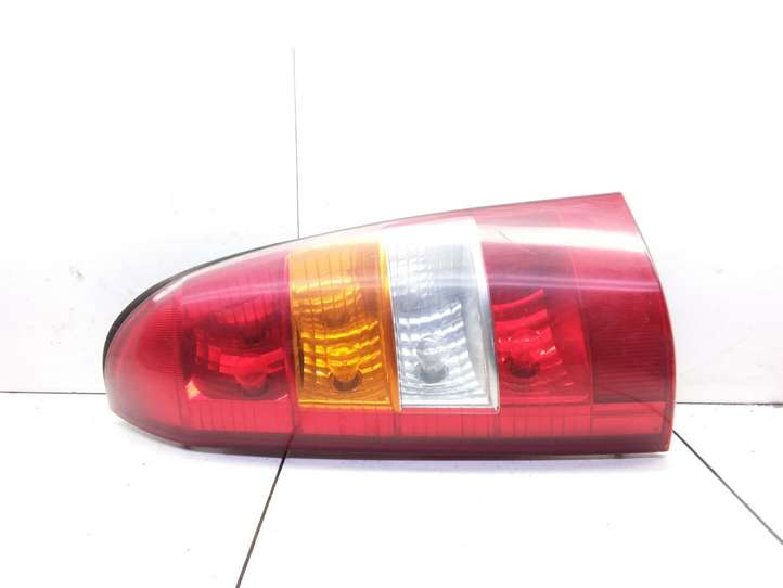 Opel Zafira (1999 - 2003)  393033 Задний фонарь в кузове