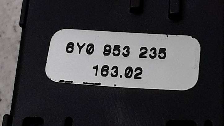 Skoda Fabia Mk1 (6Y) (1999 - 2007)  6Y0953235 Включатель аварийных фонарей