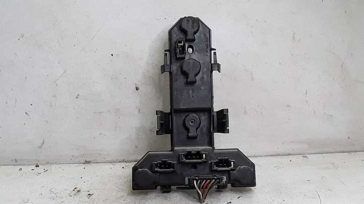 Volkswagen Bora (1998 - 2005)  1J5945257 Деталь заднего фонаря