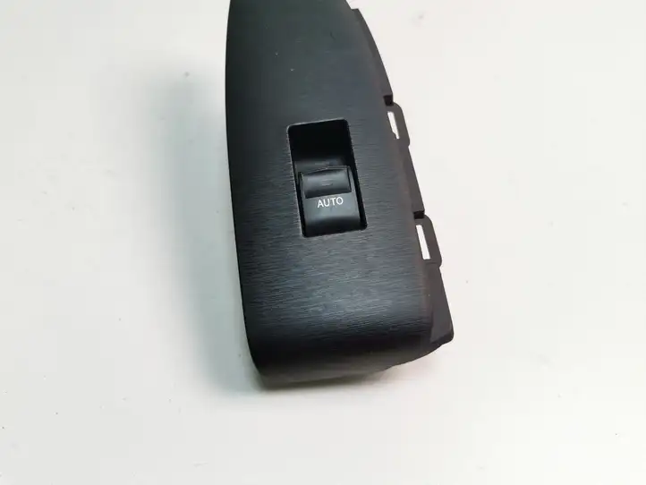 Toyota Prius (XW30) (2009 - 2015) 7423247080 Блок кнопок стеклоподъемников — фото 3