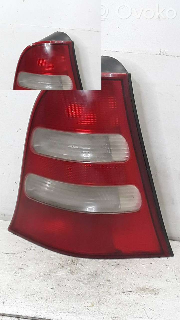 Mercedes-Benz A W168 (1997 - 2004)  3320 Задний фонарь в кузове