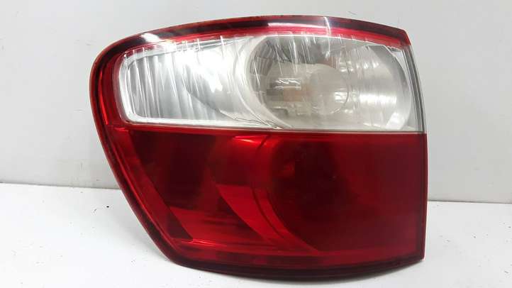 Toyota Avensis Verso (2001 - 2004)  Koito4457 Задний фонарь в кузове