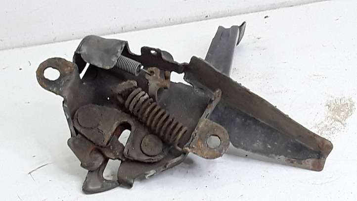 Toyota Avensis Verso (2001 - 2004)   Замок капота