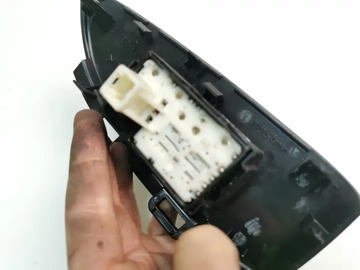 Toyota Prius (XW30) (2009 - 2015) 7427247060 Блок кнопок стеклоподъемников — фото 5