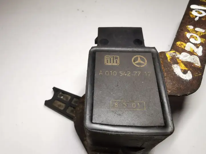 Mercedes-Benz C W203 (2000 - 2007) A0105427717 Датчик уровня пневмоподвески — фото 5