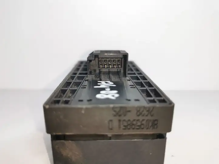 Audi A4 S4 B8 8K (2007 - 2011) 8K0959851D Кнопка стеклоподъемников — фото 2