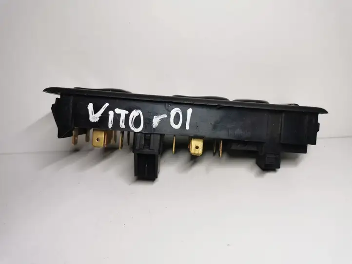 Mercedes-Benz Vito Viano W638 (1996 - 2003) A0045459207 Блок кнопок стеклоподъемников — фото 2