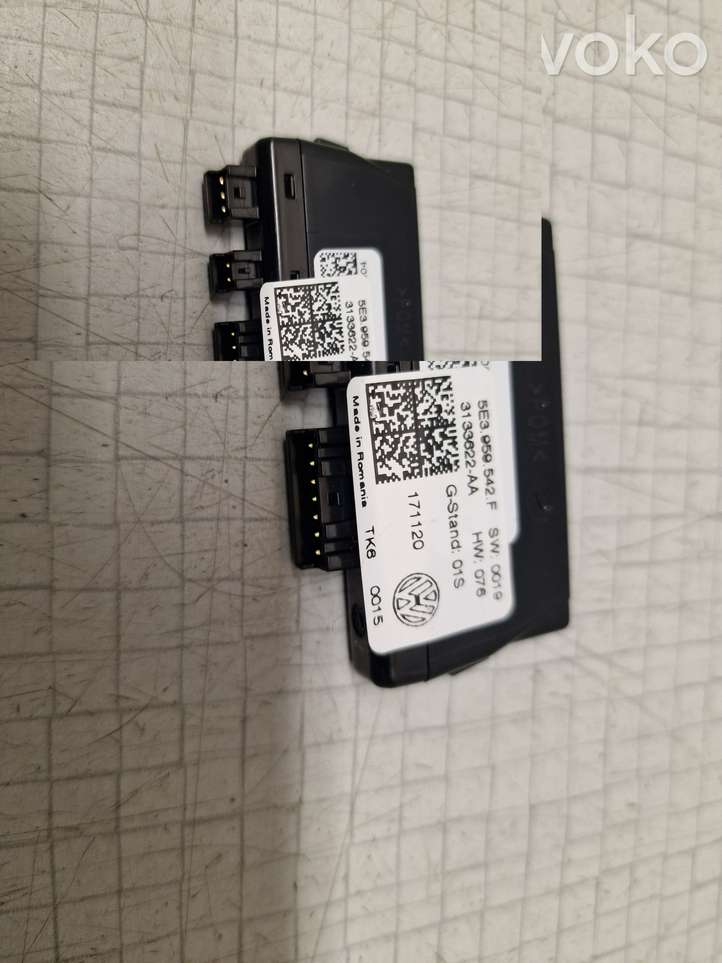 Skoda Octavia Mk4 (2019 - )  5E3959542F Кнопки рулевого колеса