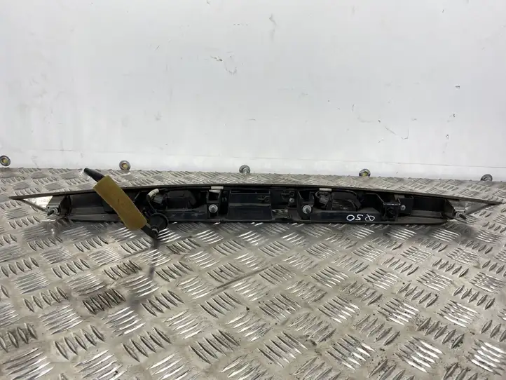 Infiniti Q50 (2013 - 2018) 848104GA0B Подсветка номера — фото 2