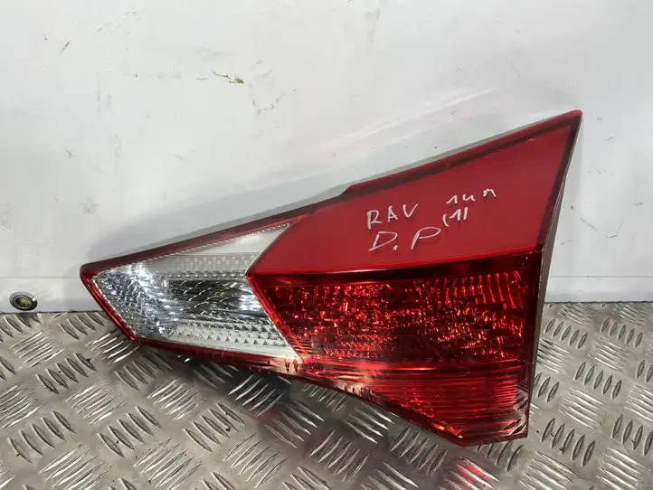 Toyota RAV 4 (XA40) (2012 - 2018) 13670 Задний фонарь в крышке багажника — фото 1