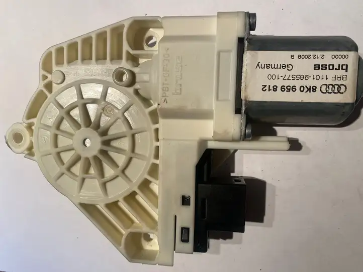 Audi A4 S4 B8 8K (2007 - 2011) 8K0959812 Стеклоподъемник задней двери — фото 1