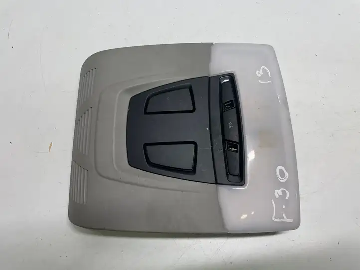 BMW 3 F30 F35 F31 (2012 - 2018) 9317406 Передняя подсветка — фото 1