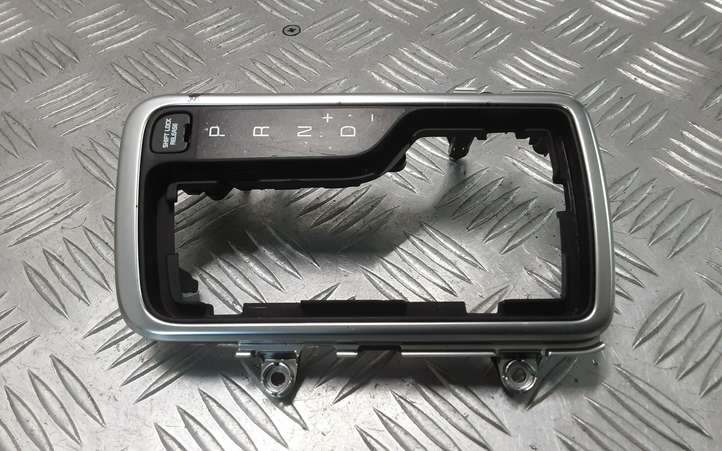 Kia Sportage (2018 - 2021)  84652D9702 Рамка рычага переключения передач