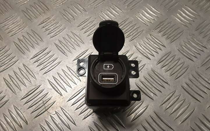 Kia Sportage (2018 - 2021)  96125C5010 Разъем USB