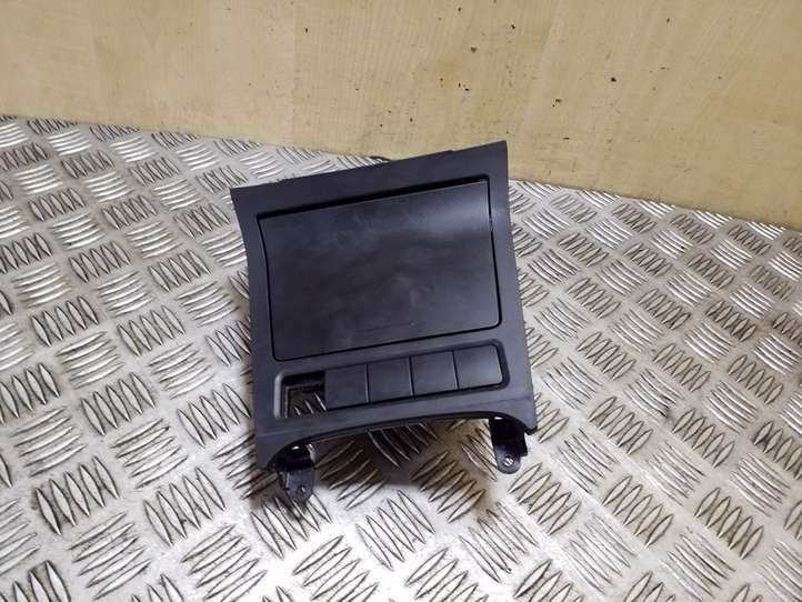 Volkswagen Eos (2010 - 2015)  5K0857961A Пепельница