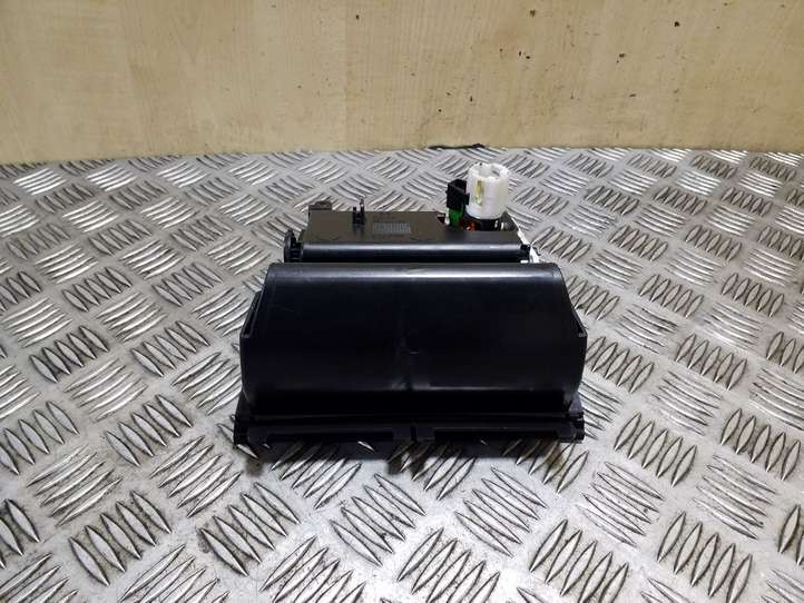 Volkswagen Eos (2010 - 2015)  5K0857961A Пепельница