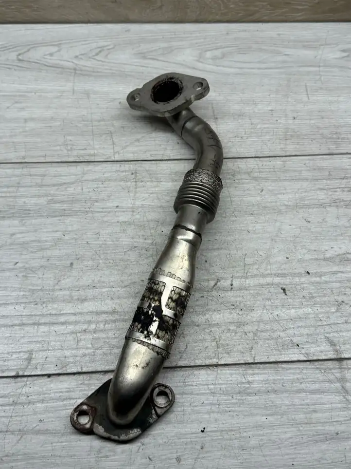 Volkswagen PASSAT B6 (2005 - 2010) 03G131521AH Трубка EGR — фото 1