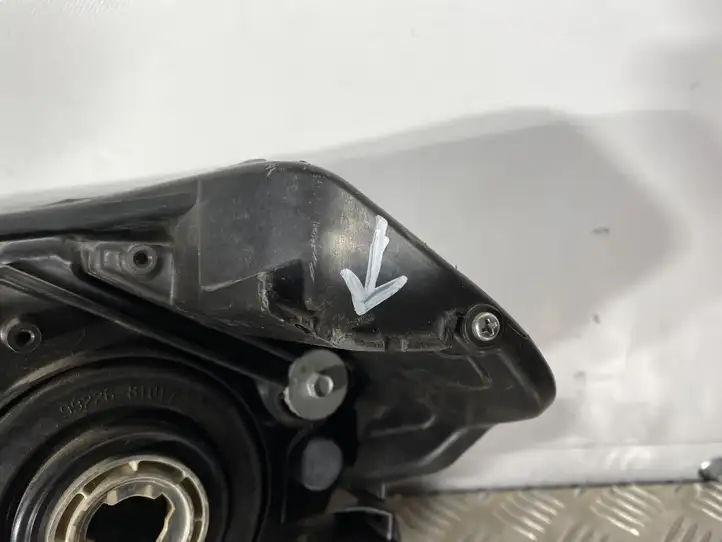 Suzuki Vitara (2014 - 2018) 10018098 Передняя фара — фото 1