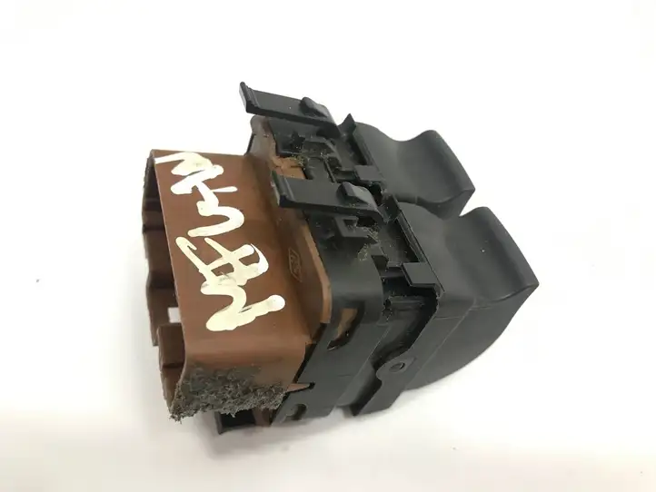 Renault Megane II (2002 - 2005) 315040A Блок кнопок стеклоподъемников — фото 4