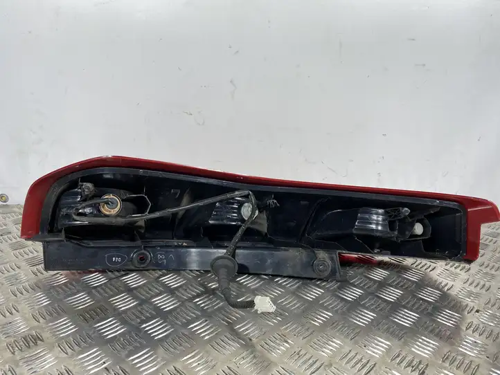 Nissan X-Trail T31 (2007 - 2014) 22063929 Задний фонарь в кузове — фото 2