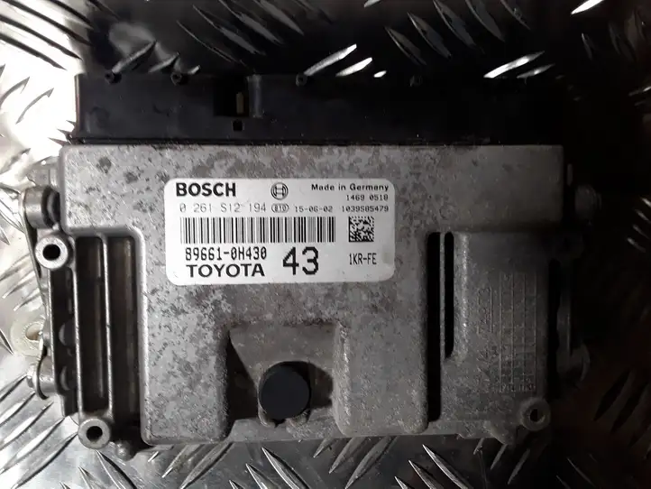 Toyota Aygo AB40 (2014 - 2018) 896610H430 Блок управления двигателем (ЭБУ) — фото 1