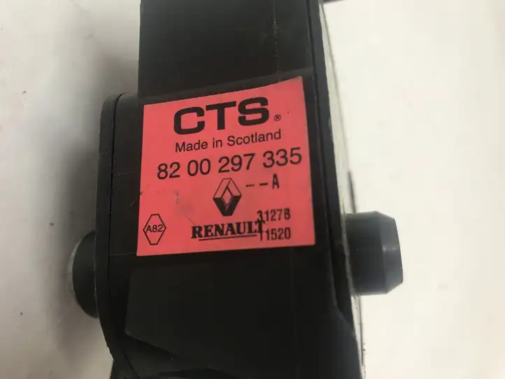 Renault Clio III (2005 - 2012) 8200297335 Педаль акселератора — фото 6
