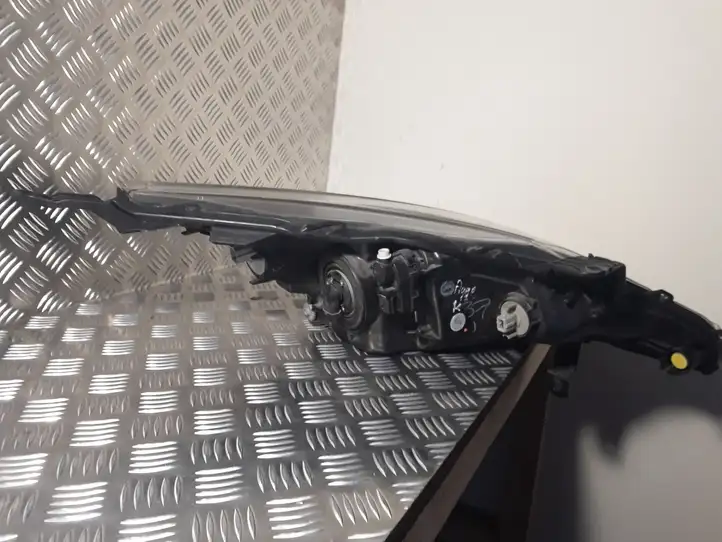 Toyota Aygo AB40 (2014 - 2018) Передняя фара — фото 2