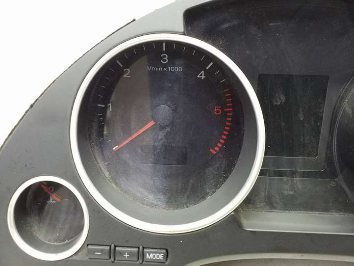Audi A4 (2007 - 2011)  8H0920951E Спидометр (приборный щиток)