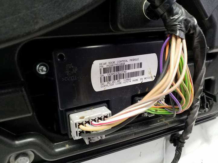 Chrysler Town and Country (2010 - 2016)   Боковые раздвижные двери