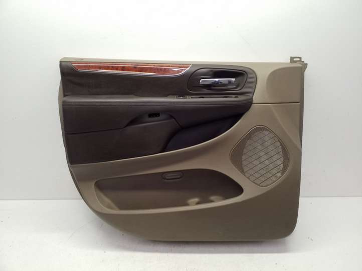 Chrysler Town and Country (2010 - 2016)  1WE11HL5AB Обшивка передней двери