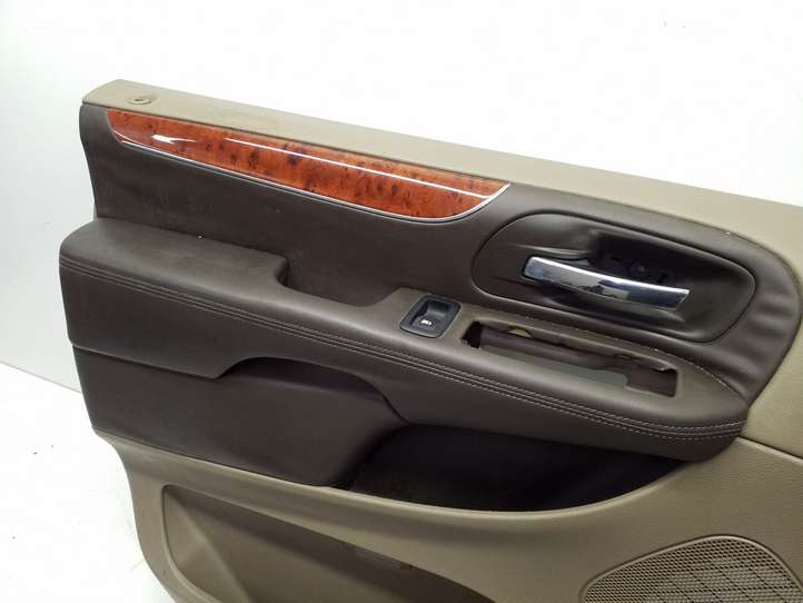 Chrysler Town and Country (2010 - 2016)  1WE11HL5AB Обшивка передней двери