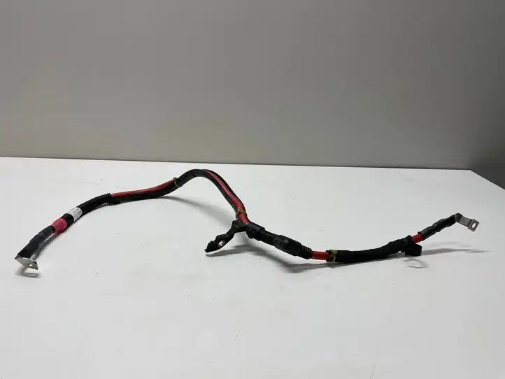 BMW 3 F30 F35 F31 (2012 - 2018) 8676222 Плюсовой провод аккумулятора — фото 1