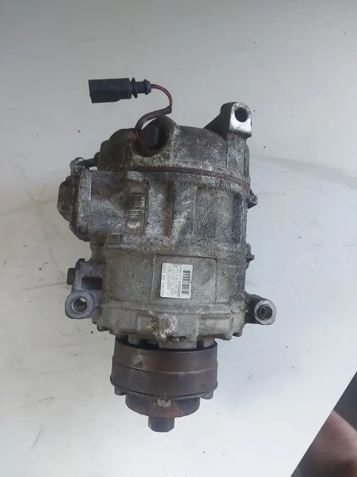 Audi A4 S4 B7 8E 8H (2004 - 2009) 4F0260805L Компрессор (насос) кондиционера воздуха — фото 2