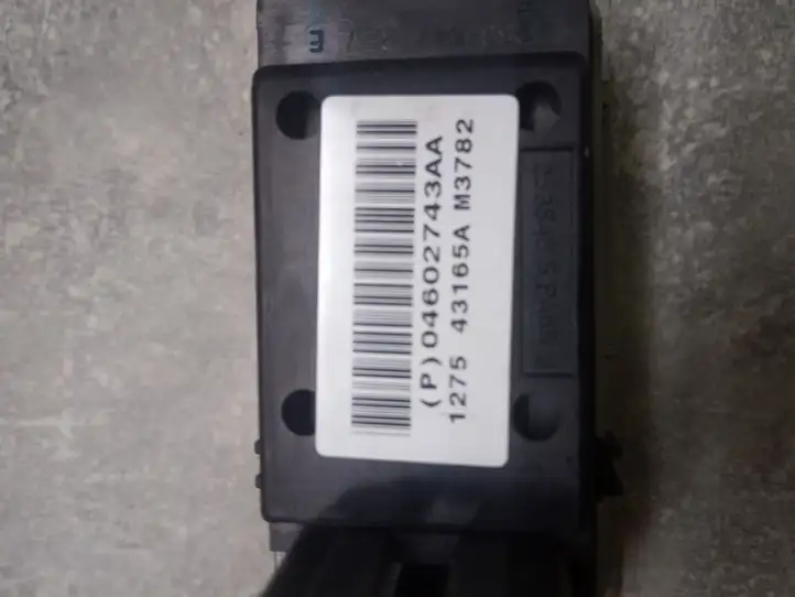 Chrysler 300 - 300C (2005 - 2011) 04602743AA Кнопка стеклоподъемников — фото 2