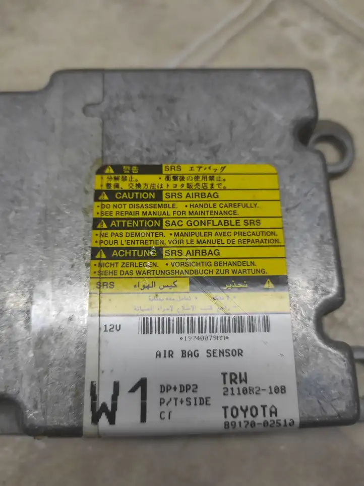 Toyota Corolla Verso AR10 (2004 - 2009) 211082108 Блок управления SRS — фото 3