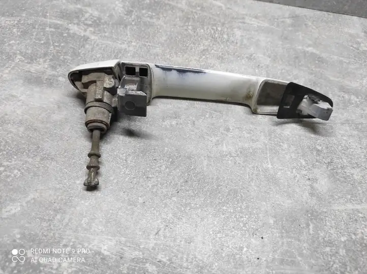Toyota Yaris (2005 - 2009) Наружная ручка двери — фото 2