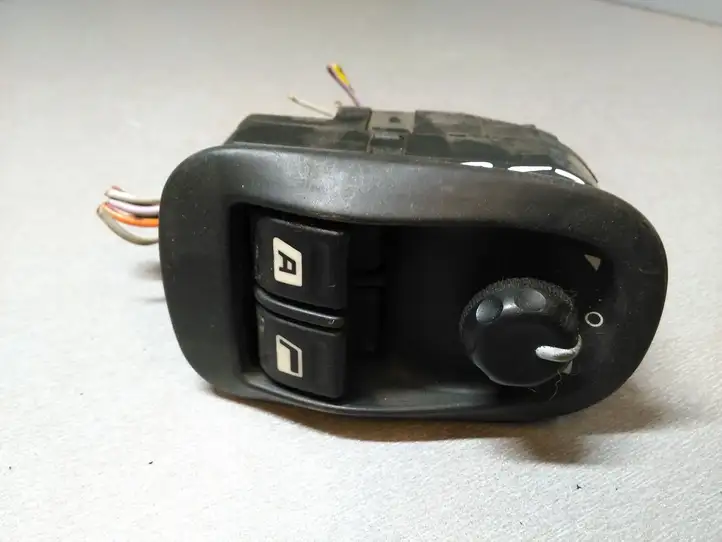 Peugeot 206 (1998 - 2012) 9654858977 Блок кнопок стеклоподъемников — фото 1