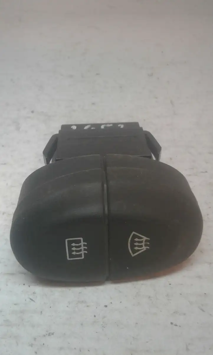Renault Scenic I (1996 - 2003) 841244B Кнопка обогрева стекла — фото 1