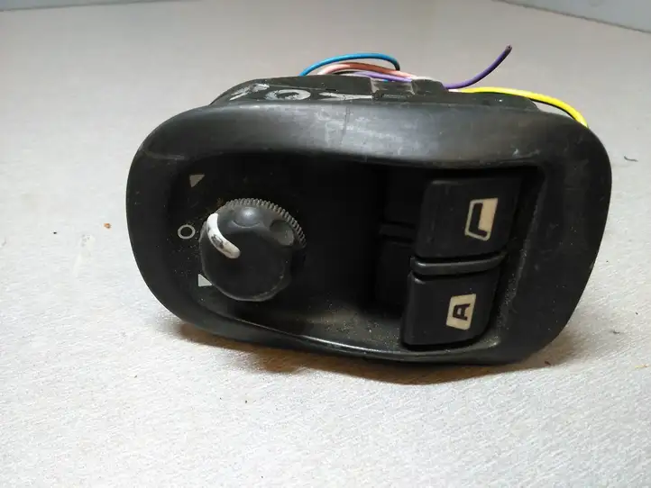 Peugeot 206 (1998 - 2012) 9654858977 Блок кнопок стеклоподъемников — фото 1