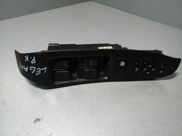 Subaru Legacy (1999 - 2003) 83071AE020 Блок кнопок стеклоподъемников — фото 1