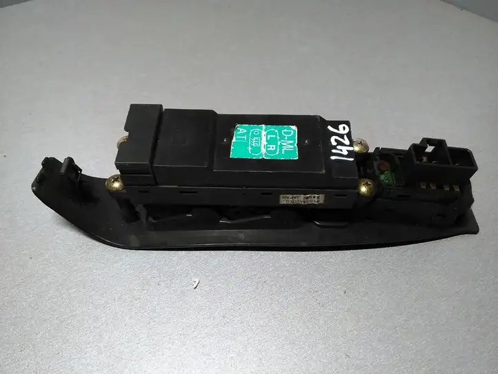 Subaru Legacy (1999 - 2003) 83071AE020 Блок кнопок стеклоподъемников — фото 2