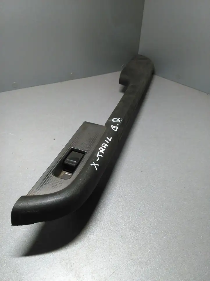 Nissan X-Trail T30 (2001 - 2007) 829488H300X Блок кнопок стеклоподъемников — фото 1