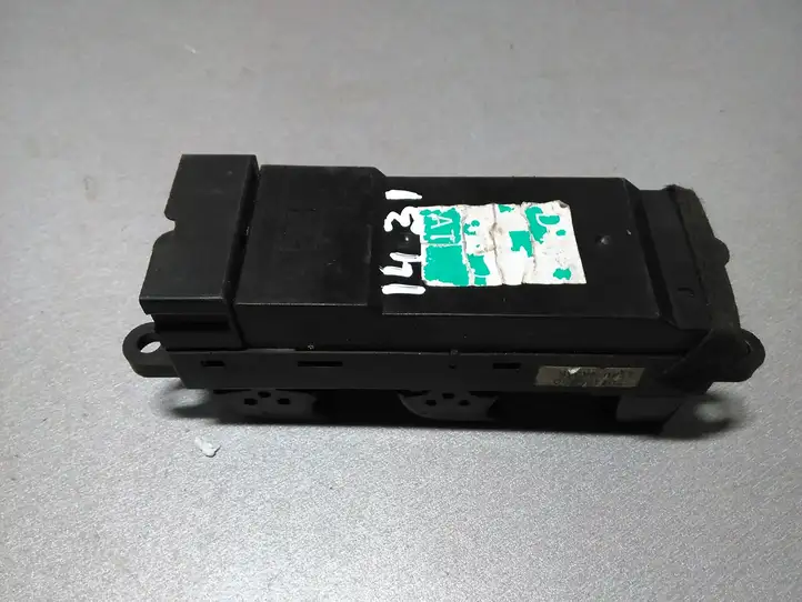 Subaru Legacy (1999 - 2003) 83071AE020 Кнопка стеклоподъемников — фото 2