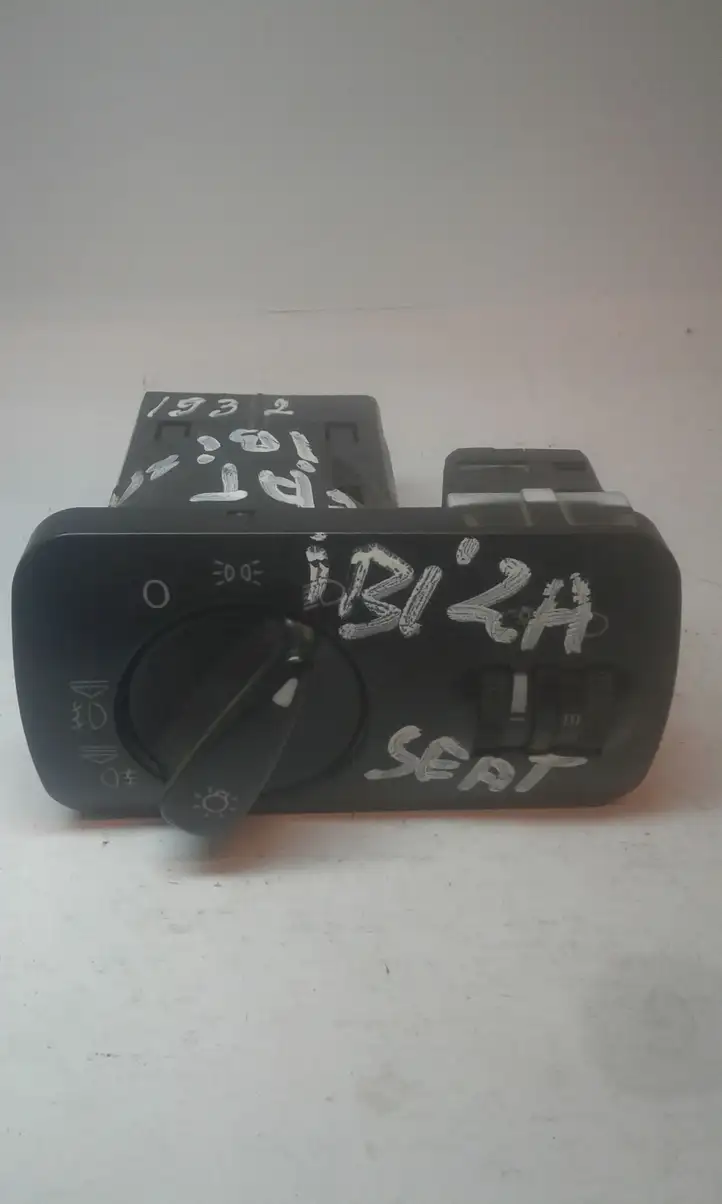 Seat Ibiza II (6k) (1999 - 2002) 6K1941531AK Включатель фонарей — фото 1