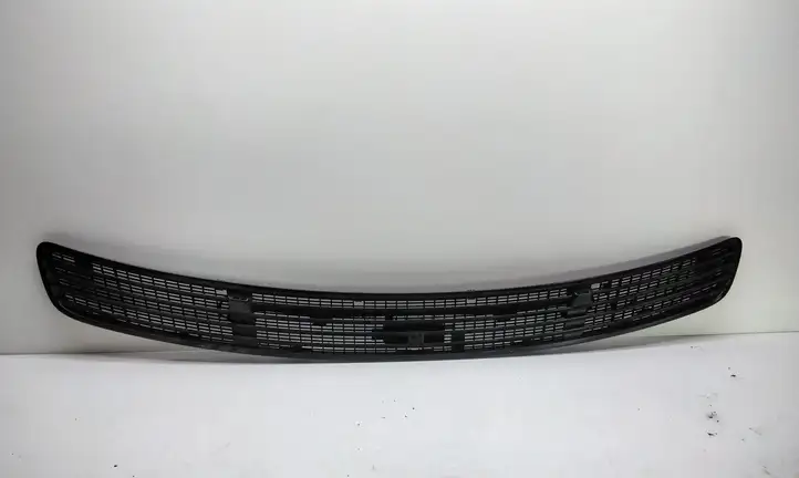 Mercedes-Benz C W203 (2000 - 2007) 2038800205 Решетка радиатора — фото 1